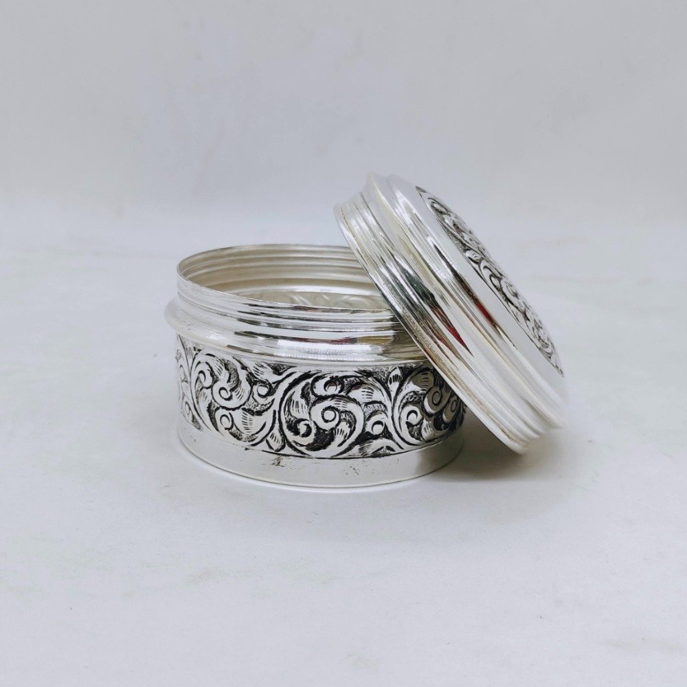 Hallmarked silver box for gifting in antique rounded shape carvings