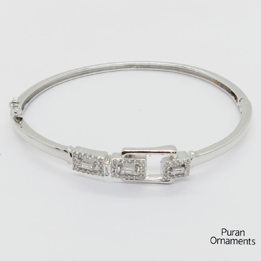 Sterling silver ladies bracelet in superior quality with studded stone